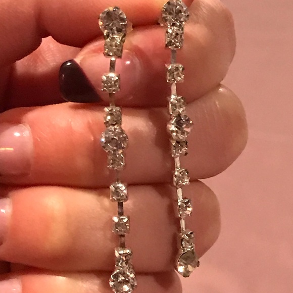 Jewelry - [Free with Bundle] Dangly Rhinestone Stud Earrings